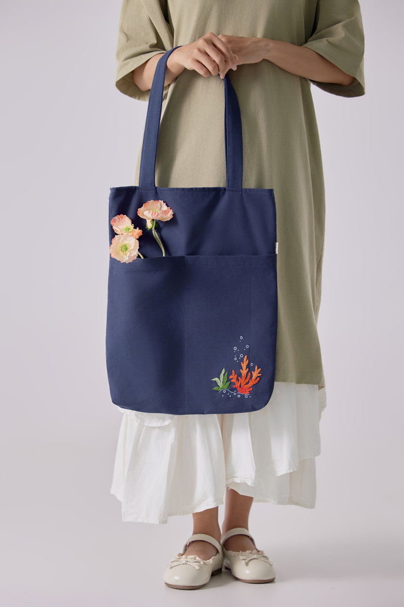 Coral Pocket Embroidery Tote Bag Navy