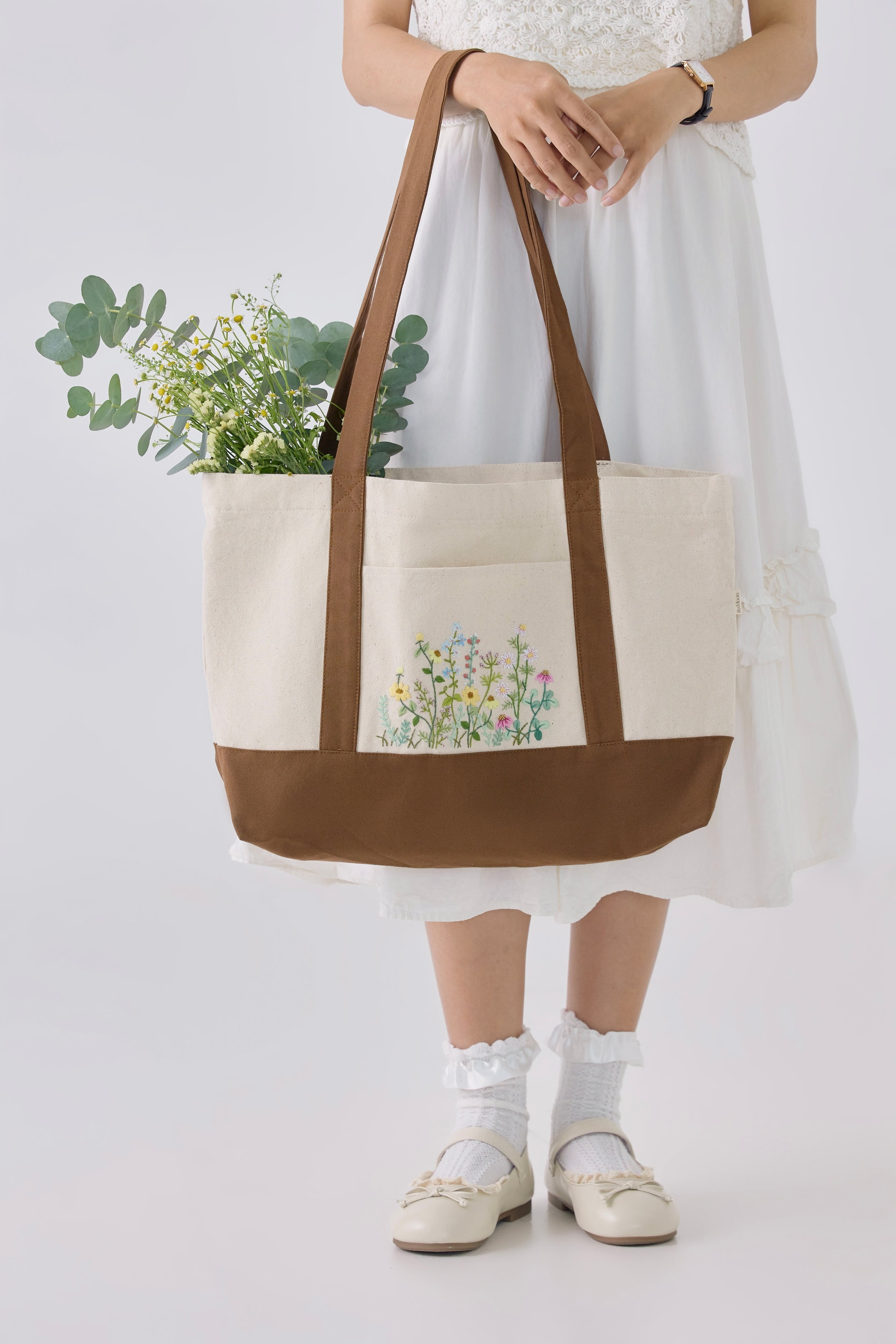 Brown Floral Middle Pocket Embroidery Tote Bag
